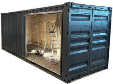 montaggio porte su container 